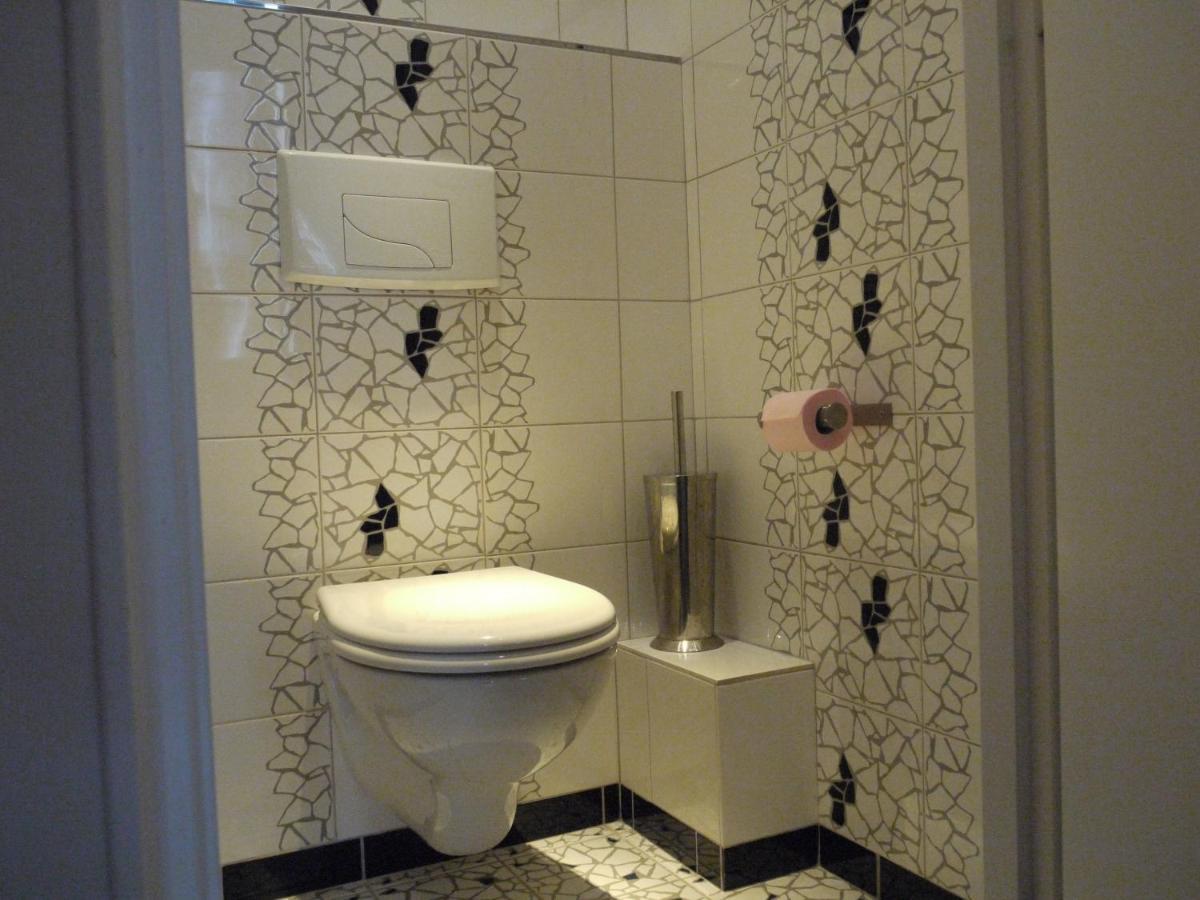 Barla 3 - A Spacious One Bedroom Apartment Near Place Garibaldi Ницца Экстерьер фото